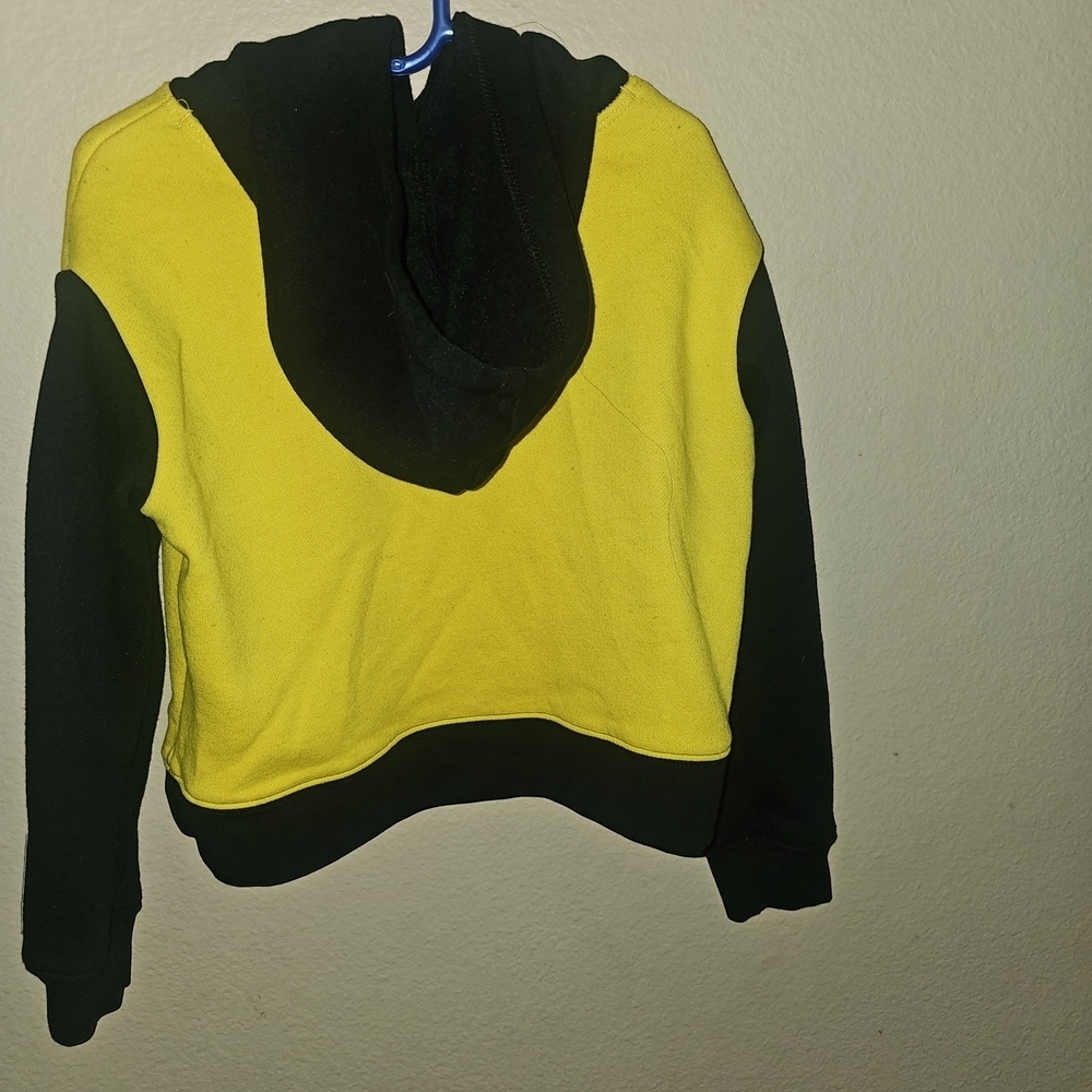 Yellow and Black Jordan Hoodie with Iconic Logo - Picture 3 of 6